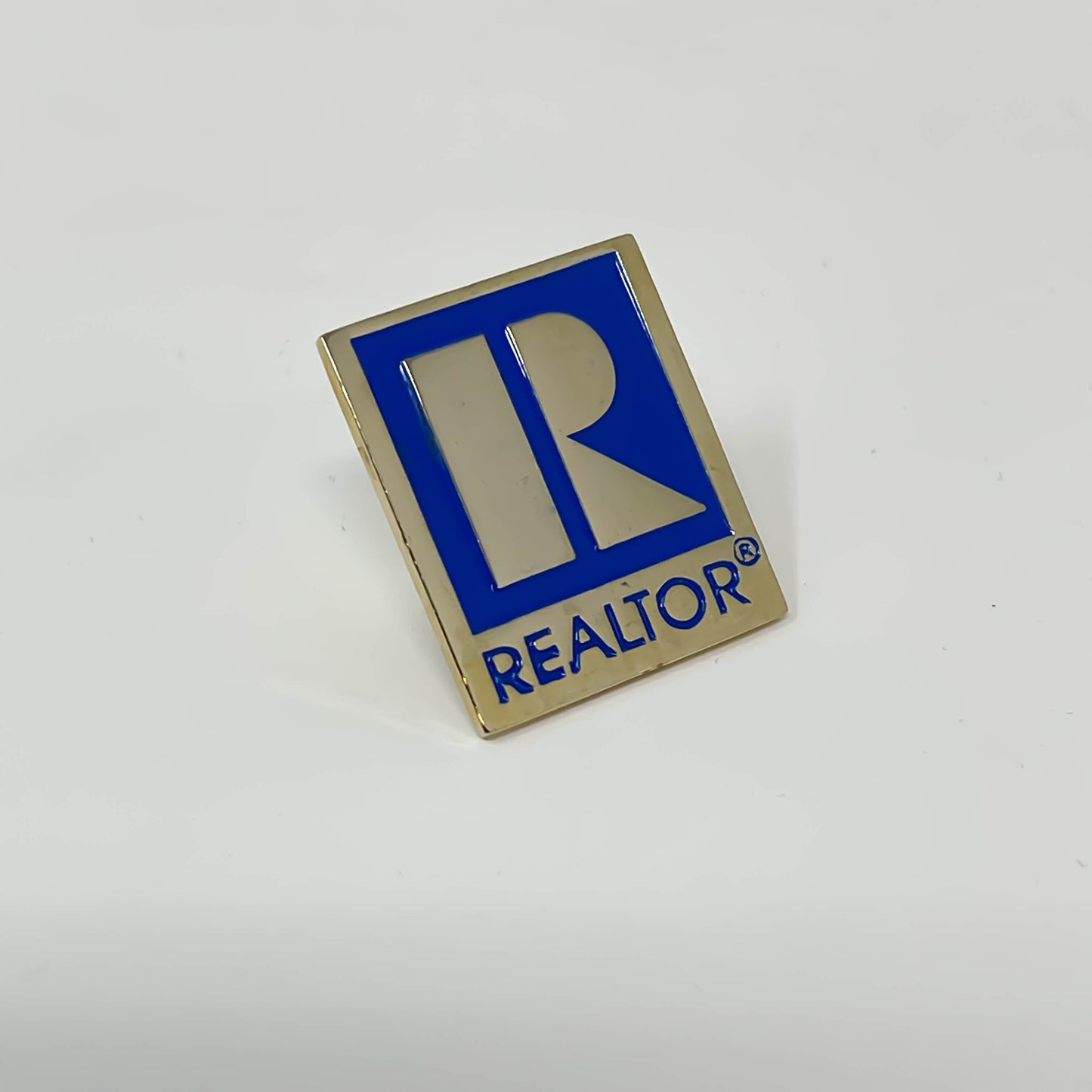 Realtor Gold Pin Magnet Large (RGPIN)